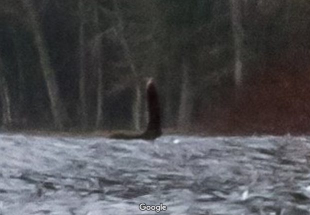 【出典：Googleマップ】ネス湖に浮かぶ不思議な物体